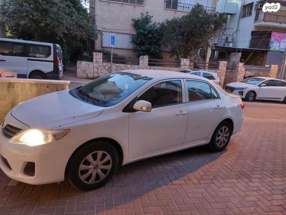 טויוטה קורולה Sun Plus 4 אוט' 1.6 (124 כ''ס) בנזין 2012 למכירה בבני ברק