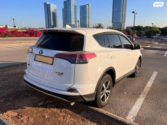 טויוטה RAV4 ארוך 4X4 Premium MC אוט' 2.0 (152 כ''ס) בנזין 2017 למכירה בפתח תקווה