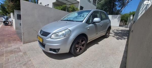 סוזוקי SX4 GLX-HB הצ'בק אוט' 1.6 (119 כ''ס) בנזין 2010 למכירה בקרית אונו