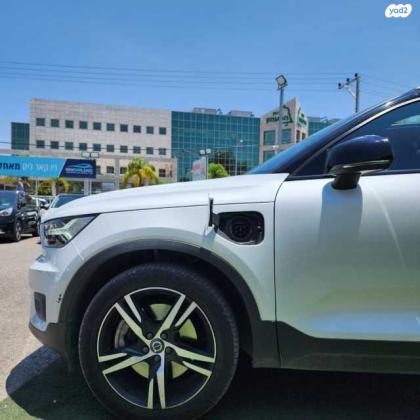 וולוו XC40 4X4 T5 PHEV RD הייבריד אוט' 1.5 (262 כ''ס) היברידי חשמל / בנזין 2021 למכירה בכפר סבא