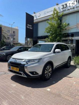 מיצובישי אאוטלנדר Instyle אוט' 7 מק' 2.0 (150 כ"ס) בנזין 2020 למכירה בנתניה