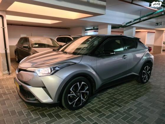 טויוטה C-HR Chic הייבריד אוט' 1.8 (98 כ"ס) בנזין 2019 למכירה בנס ציונה