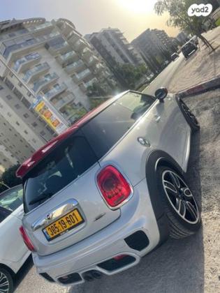 מיני JCW Pure Led אוט' 3 דל' 2.0 (231 כ"ס) בנזין 2018 למכירה בתל אביב יפו