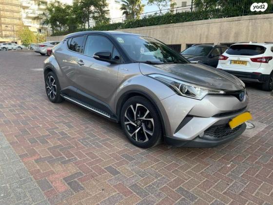 טויוטה C-HR Chic הייבריד אוט' 1.8 (98 כ"ס) בנזין 2017 למכירה בראשון לציון