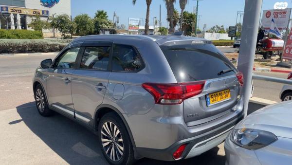 מיצובישי אאוטלנדר Instyle אוט' 7 מק' 2.0 (150 כ"ס) בנזין 2019 למכירה ב