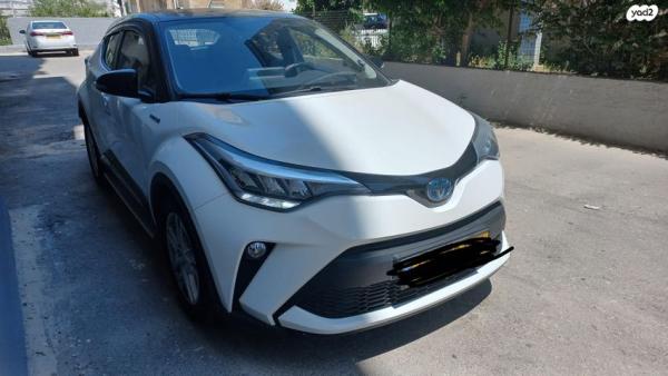 טויוטה C-HR Flame הצ'בק אוט' 1.8 (122 כ''ס) בנזין 2021 למכירה בנתניה