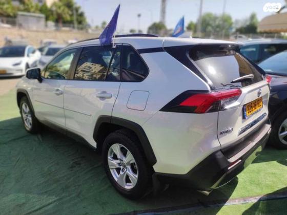 טויוטה RAV4 ארוך 4X2 Experience אוט' 2.0 (175 כ''ס) בנזין 2020 למכירה במודיעין מכבים רעות