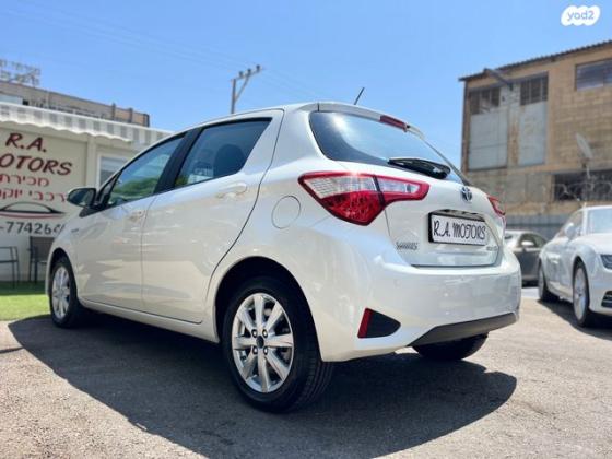 טויוטה יאריס הייבריד Style אוט' 1.5 (73 כ"ס) בנזין 2018 למכירה בתל אביב יפו