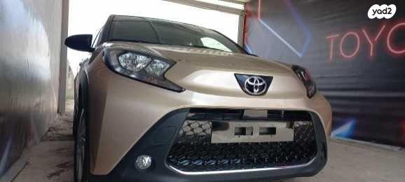 טויוטה אייגו קרוס (AYGO X) Pure הצ'בק 4X2 אוט' 1.0 (72 כ"ס) בנזין 2023 למכירה בנתיבות