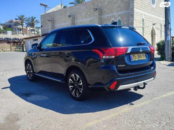 מיצובישי אאוטלנדר PHEV 4X4 Luxury הייבריד אוט' 5 מק' 2.0 (121 כ"ס) היברידי חשמל / בנזין 2017 למכירה בחיפה