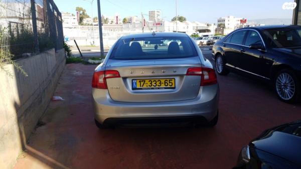 וולוו S60 Kinetic אוט' 2.0 (203 כ''ס) בנזין 2011 למכירה בתל אביב יפו