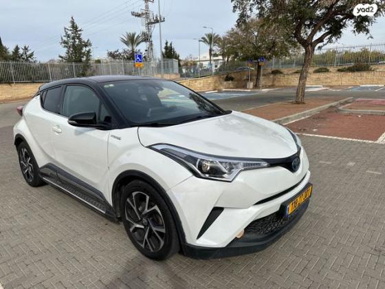 טויוטה C-HR Chic הייבריד אוט' 1.8 (98 כ"ס) בנזין 2018 למכירה בראשון לציון