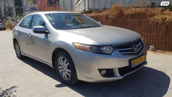 הונדה אקורד Elegance אוט' 2.0 (156 כ''ס) בנזין 2010 למכירה בבני ברק