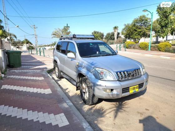 טויוטה לנד קרוזר ארוך 4X4 STD אוט' דיזל 8 מק' 3.0 (166 כ''ס) דיזל 2006 למכירה בשרשרת