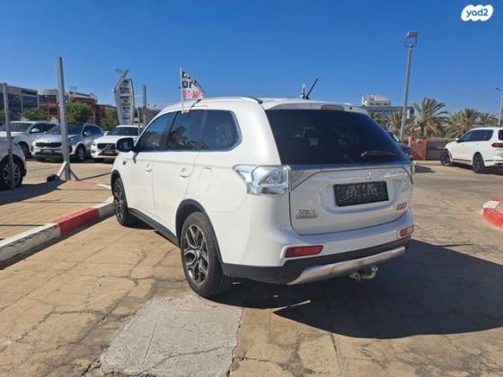 מיצובישי אאוטלנדר PHEV 4X4 הייבריד אוט' 5 מק' 2.0 (121 כ''ס) היברידי חשמל / בנזין 2015 למכירה בנתניה