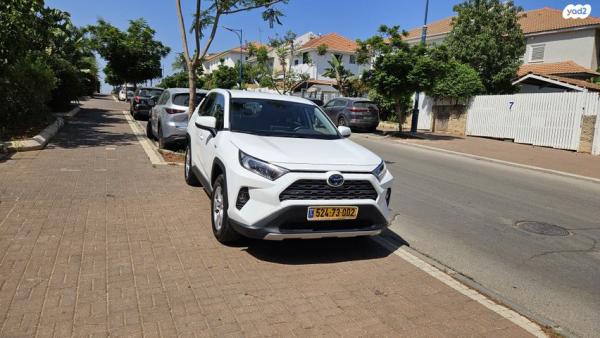 טויוטה RAV4 הייבריד E-xperience הייבריד 5 דל' אוט' 2.5 (178 כ''ס) בנזין 2021 למכירה בתל מונד