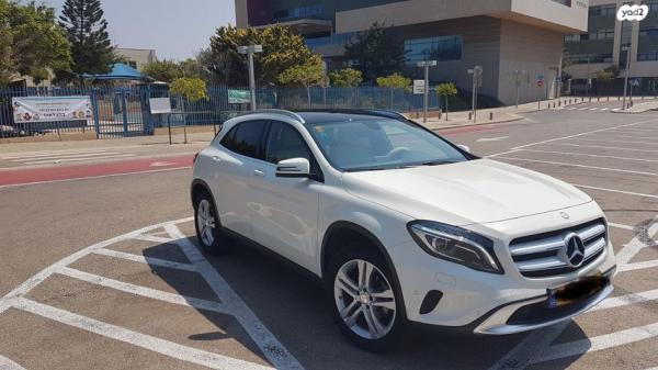 מרצדס GLA GLA200 Urban אוט' 1.6 (156 כ''ס) [2014-2017] בנזין 2015 למכירה בהרצליה