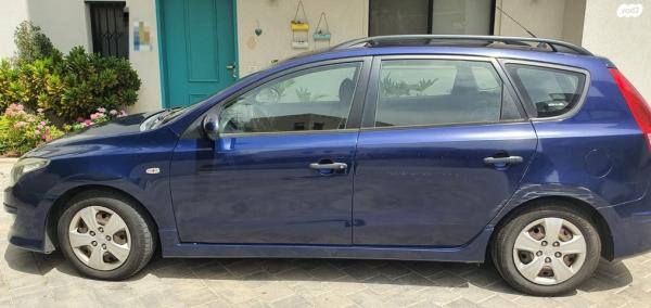 יונדאי i30CW Inspire סטיישן אוט' 1.6 (126 כ''ס) בנזין 2011 למכירה בפתח תקווה