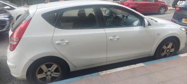 יונדאי i30 Premium אוט' 1.6 (126 כ''ס) בנזין 2008 למכירה בחולון