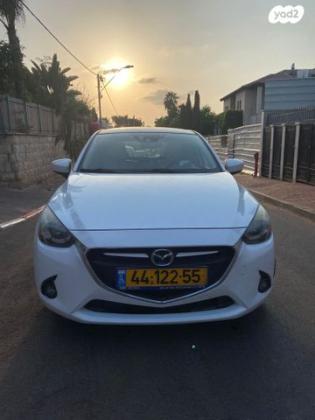 מאזדה H Pure White אוט' 1.5 (112 כ"ס) בנזין 2017 למכירה בהוד השרון