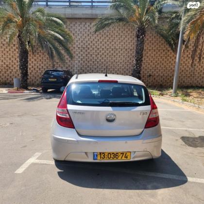 יונדאי i30 Inspire אוט' 1.6 (126 כ''ס) בנזין 2010 למכירה ברחובות