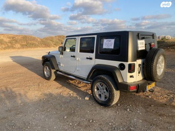 ג'יפ / Jeep רנגלר ארוך 4X4 Sport אוט' 3.8 (196 כ''ס) בנזין 2010 למכירה בהרצליה