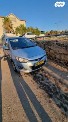 יונדאי i20 Insight אוט' 1.4 (100 כ"ס) בנזין 2013 למכירה בתל אביב יפו