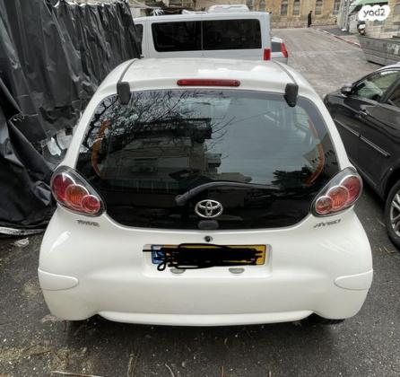 טויוטה אייגו (AYGO) Plus רובוטית 1.0 (69 כ''ס) בנזין 2013 למכירה בירושלים