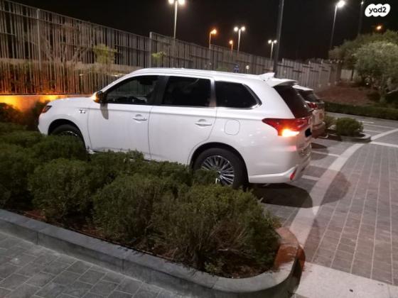 מיצובישי אאוטלנדר PHEV 4X4 Luxury הייבריד אוט' 5 מק' 2.4 (135 כ''ס) היברידי חשמל / בנזין 2021 למכירה במבשרת ציון