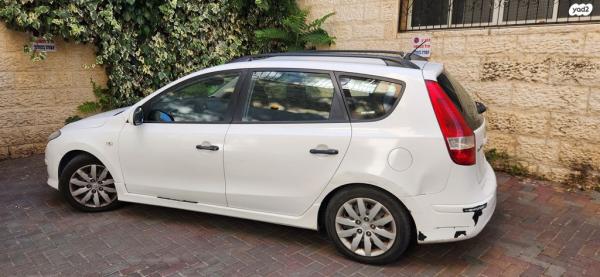 יונדאי i30CW Inspire סטיישן אוט' 1.6 (126 כ''ס) בנזין 2012 למכירה בירושלים