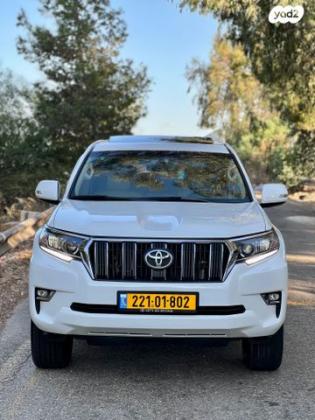 טויוטה לנד קרוזר קצר 4X4 Luxury אוט' דיזל 2.8 (177 כ"ס) דיזל 2020 למכירה בחיפה