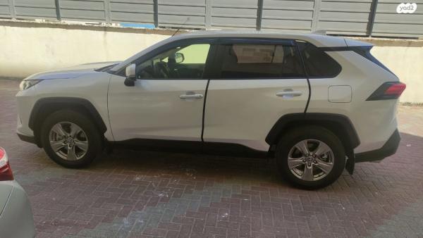 טויוטה RAV4 הייבריד E-volve הייבריד אוט' 2.5 (178 כ''ס) בנזין 2023 למכירה ברחובות