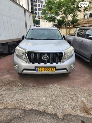 טויוטה לנד קרוזר ארוך 4X4 Luxury אוט' דיזל 7 מק' 3.0 (190 כ''ס) דיזל 2015 למכירה בירושלים