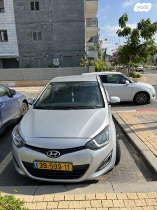 יונדאי i20 Insight אוט' 1.4 (100 כ"ס) בנזין 2013 למכירה בהרצליה