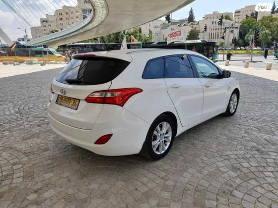 יונדאי i30 Inspire סטיישן אוט' 1.6 (135 כ"ס) בנזין 2015 למכירה בירושלים