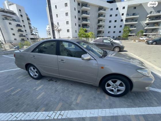 טויוטה קאמרי Executive אוט' 2.4 (156 כ"ס) בנזין 2005 למכירה בגדרה