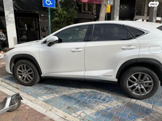 לקסוס NX NX300H Premium FWD הייבריד אוט' 2.5 (155 כ''ס) בנזין 2021 למכירה ברמת השרון