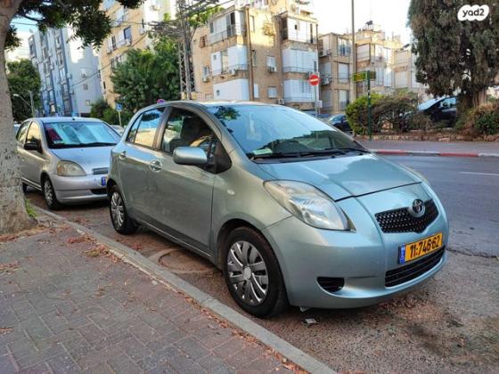 טויוטה יאריס Sol רובוטית 1.3 (87 כ"ס) בנזין 2007 למכירה בפתח תקווה