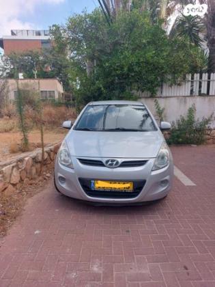 יונדאי i20 Inspire אוט' 1.4 (100 כ"ס) [2009-2015] בנזין 2012 למכירה בתל אביב יפו