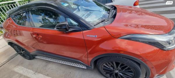 טויוטה C-HR Launch ED הייבריד אוט' 1.8 (98 כ''ס) בנזין 2020 למכירה ברעננה