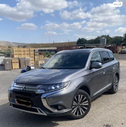 מיצובישי אאוטלנדר Premium אוט' 7 מק' 2.0 (150 כ''ס) בנזין 2019 למכירה ביזרעאל