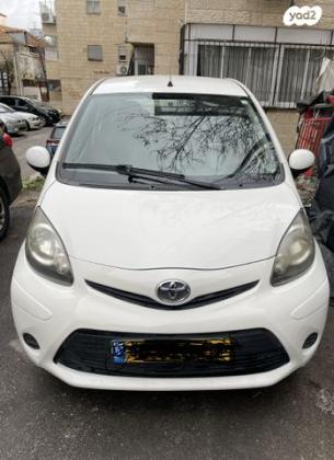 טויוטה אייגו (AYGO) Plus רובוטית 1.0 (69 כ''ס) בנזין 2013 למכירה בירושלים