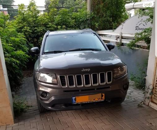 ג'יפ / Jeep קומפאס Sport אוט' 2.0 (154 כ''ס) בנזין 2014 למכירה בראש העין