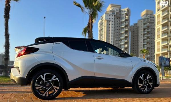 טויוטה C-HR Chic הייבריד אוט' 1.8 (98 כ"ס) בנזין 2022 למכירה בחולון