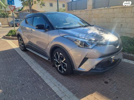 טויוטה C-HR Chic הייבריד אוט' 1.8 (98 כ"ס) בנזין 2018 למכירה ביבנה