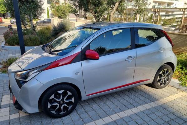 טויוטה אייגו (AYGO) X-Play אוט' 1.0 (72 כ''ס) בנזין 2020 למכירה ברעננה