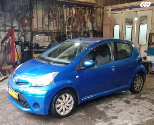 טויוטה אייגו (AYGO) Plus ידני 1.0 (68 כ''ס) בנזין 2012 למכירה באריאל