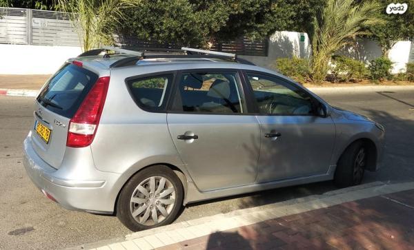 יונדאי i30CW Inspire סטיישן אוט' 1.6 (126 כ''ס) בנזין 2012 למכירה בפתח תקווה