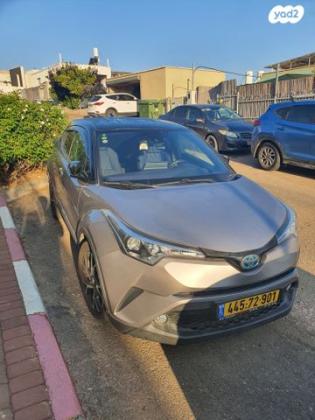 טויוטה C-HR Chic הייבריד אוט' 1.8 (98 כ"ס) בנזין 2018 למכירה בכרמיאל