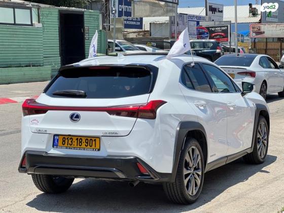 לקסוס UX UX250H F-Sport הייבריד אוט' 2.0 (152 כ''ס) בנזין 2019 למכירה בנתניה